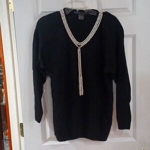 Black Sweater and Pearl's I.B. Diffusion